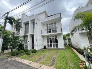 Luxury 2 Story House for Sale in Piliyandala
