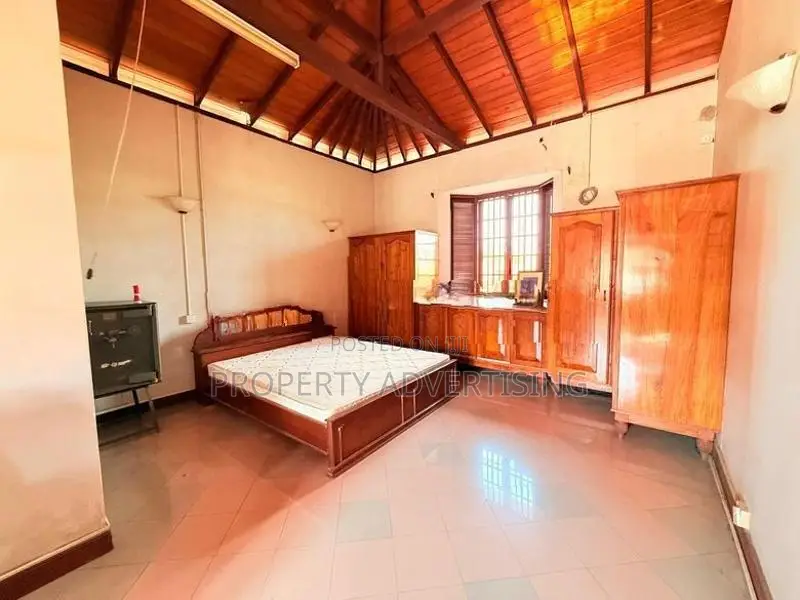6BR Battaramulla Colonial Style House for Sale Jayanthipura