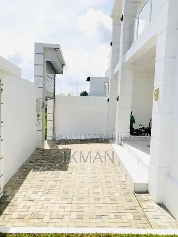 Brand New Luxury Three-Story House Kandana