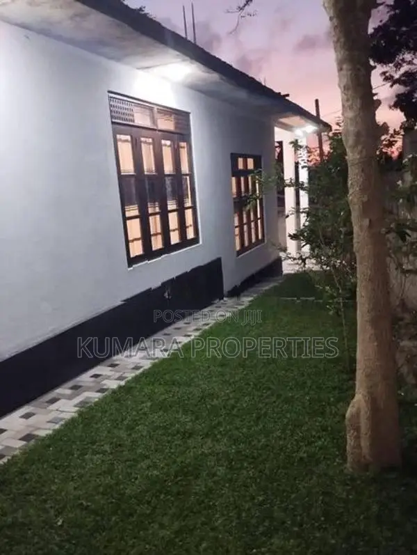 Newly Built House for Sale in Kalutara Bandaragama Road