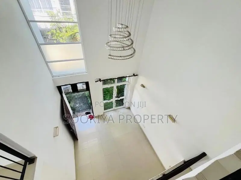 Luxury 2 Story House for Sale in Piliyandala