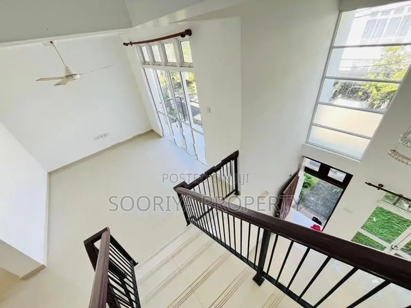Luxury 2 Story House for Sale in Piliyandala