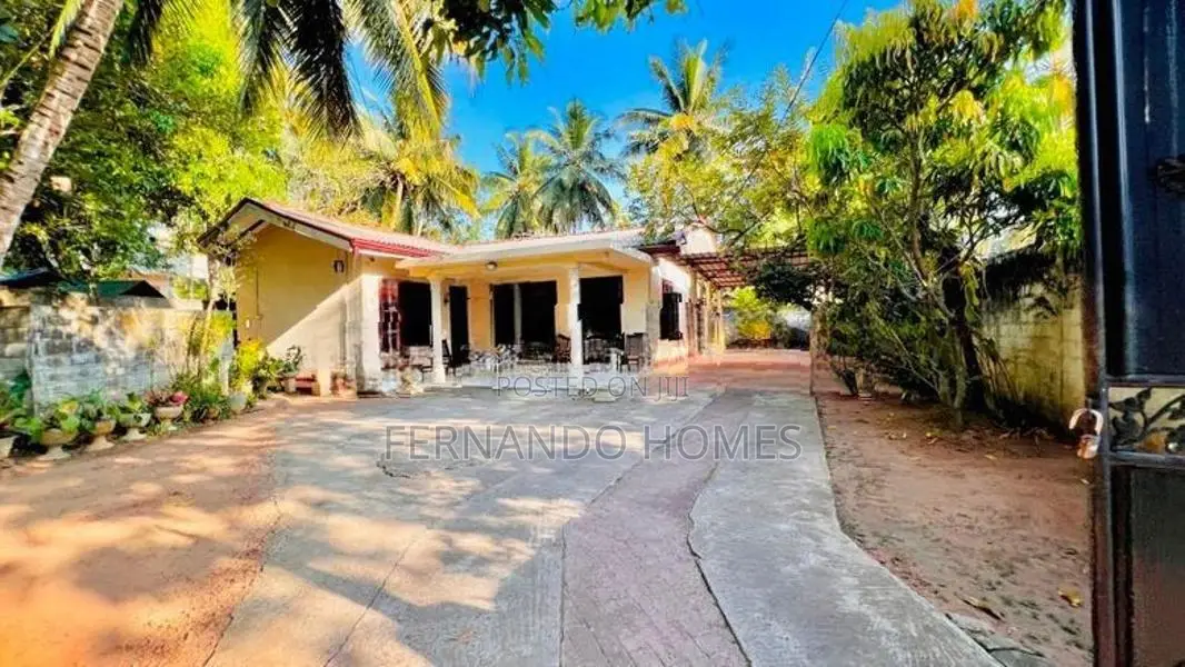 Good & Valuable 22 Perches Land With House For Sale In Negombo