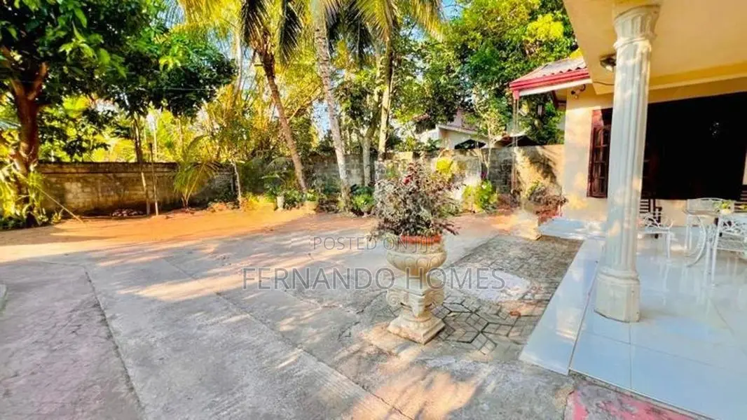Good & Valuable 22 Perches Land With House For Sale In Negombo