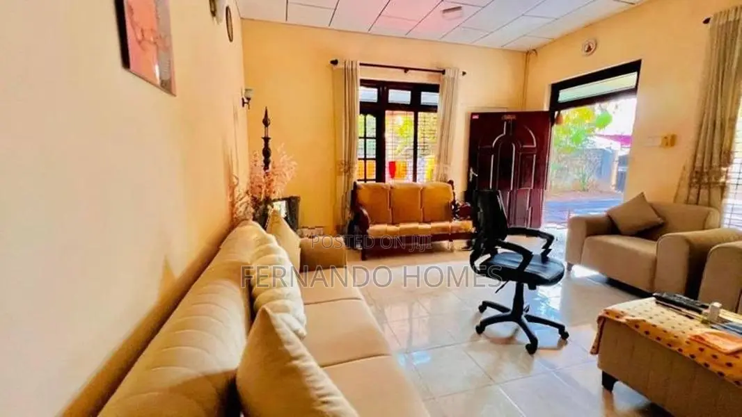 Good & Valuable 22 Perches Land With House For Sale In Negombo