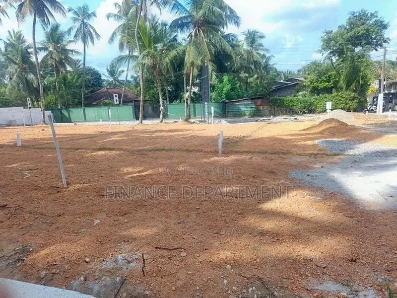 Kottawa Highway Valuable land for sale Homagama Galawilawatte