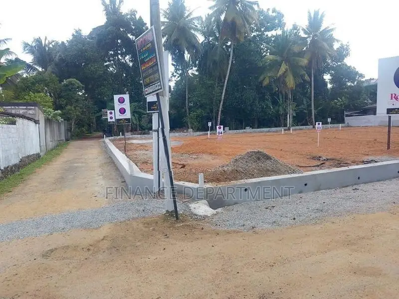 Kottawa Highway Valuable land for sale Homagama Galawilawatte