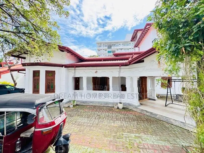 Brand New Luxury House for Sale in Nugegoda – 30 Perches