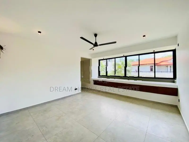 5 Bedroom Luxury Home for Sale – Thalahena