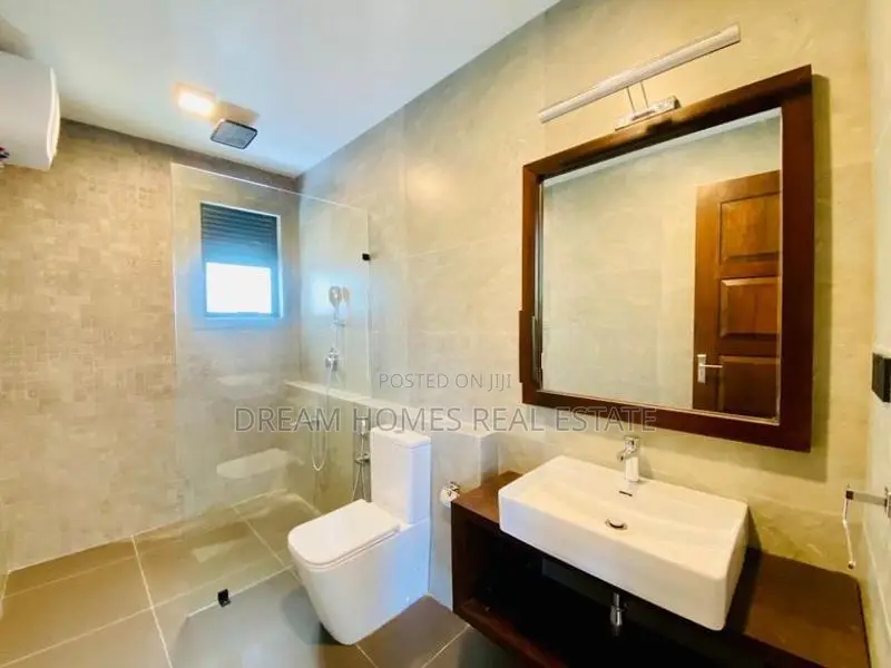 5 Bedroom Luxury Home for Sale – Thalahena