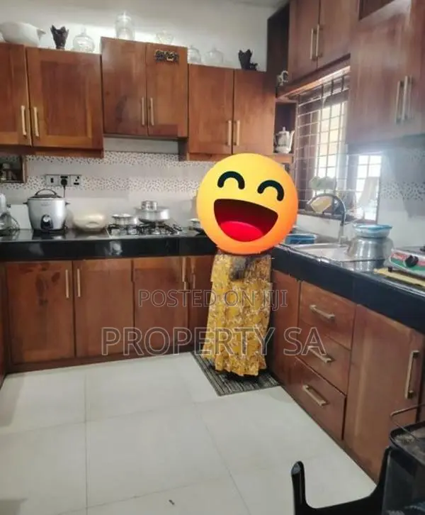 5bedroom Penthouse Apartment for Rent in Colombo 4