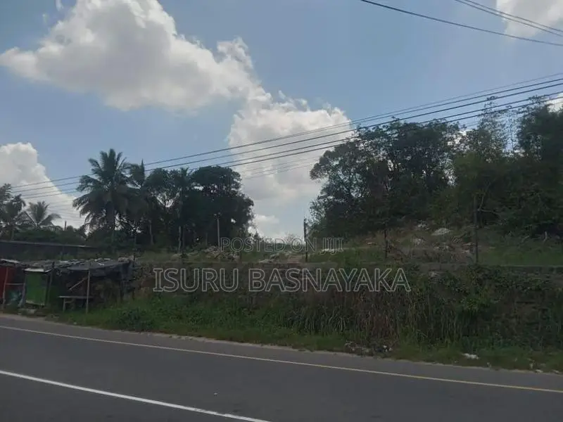 Kottawa Thalagala Brahmanagama 3.6 Acres Land with House Fot Rent