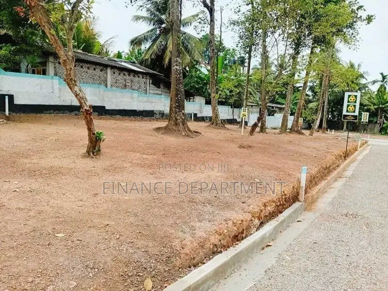 Land Plots for Sale in 457 Panadura Road Hirana