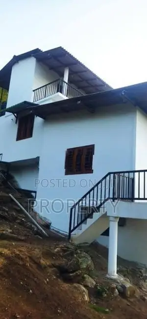 105 Perch and 3 Storied House for sale in Kandy Haragama