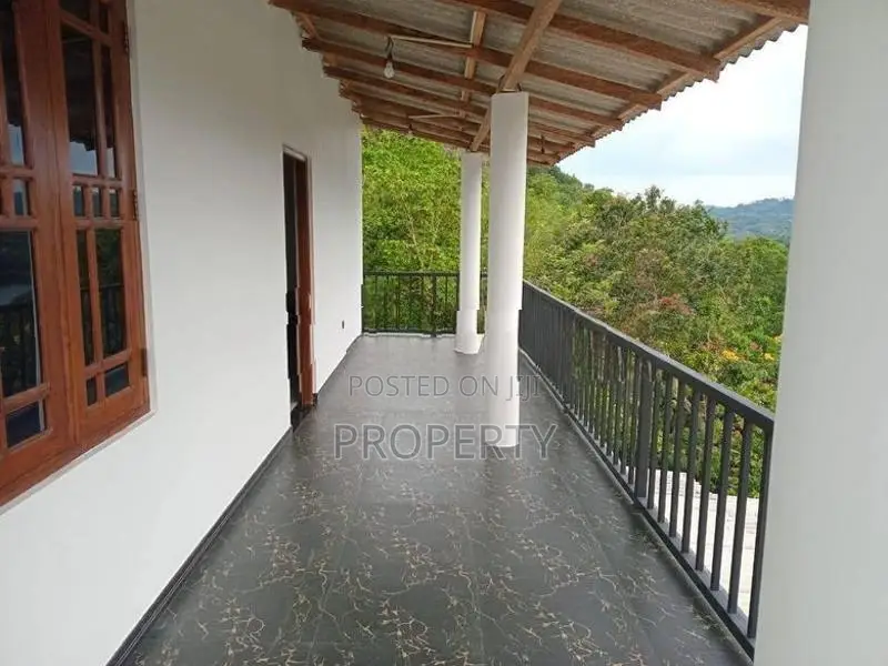 105 Perch and 3 Storied House for sale in Kandy Haragama