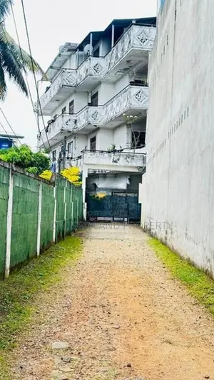Commercial Building in Prime Loaction Moratuwa