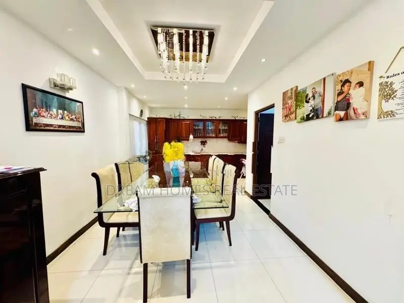 Spacious Luxury Residence with Solar System – Rajagiriya