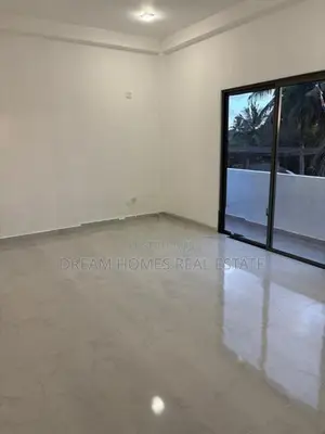 Spacious Family Home with Rooftop Terrace – Kesbewa
