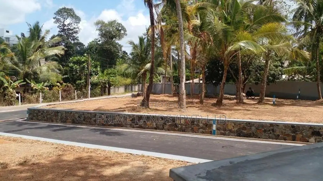 Land for Sale Karapitiya