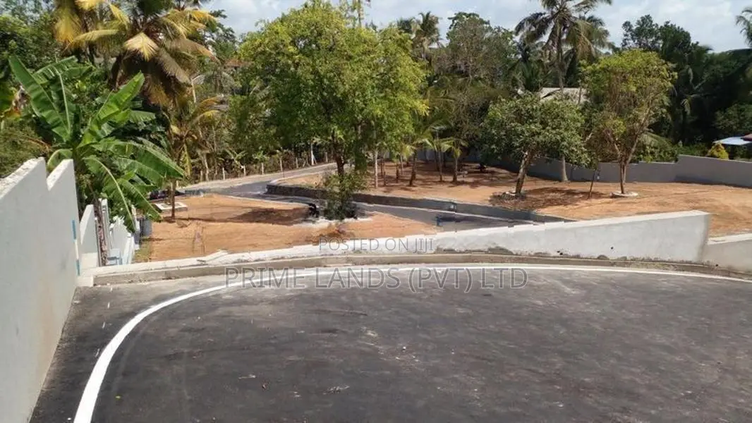 Land for Sale Karapitiya