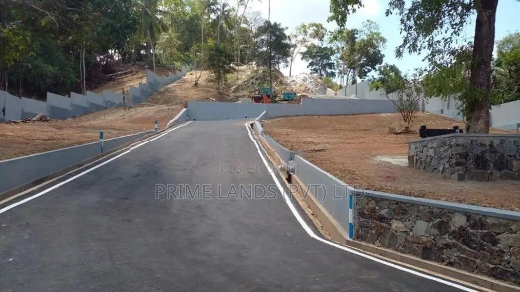 Land for Sale Karapitiya
