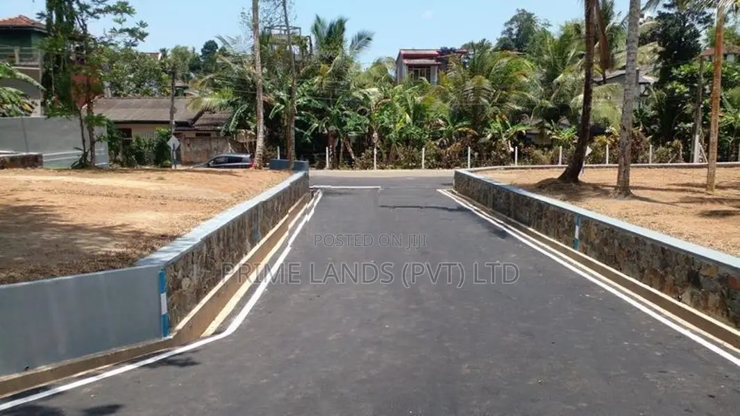 ගාල්ල කරාපිටිය රෝහලට ලගින් බිම් කොටස්