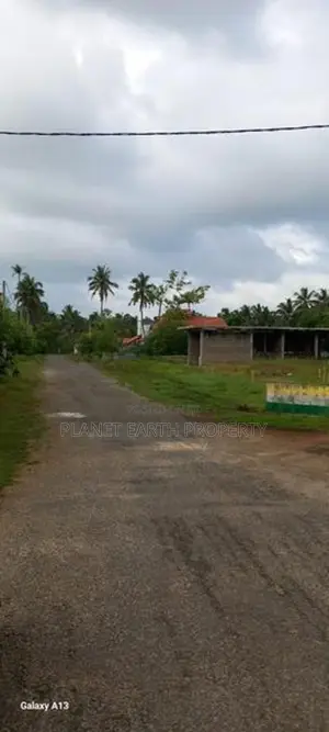 Prime Land close by Dammissara school