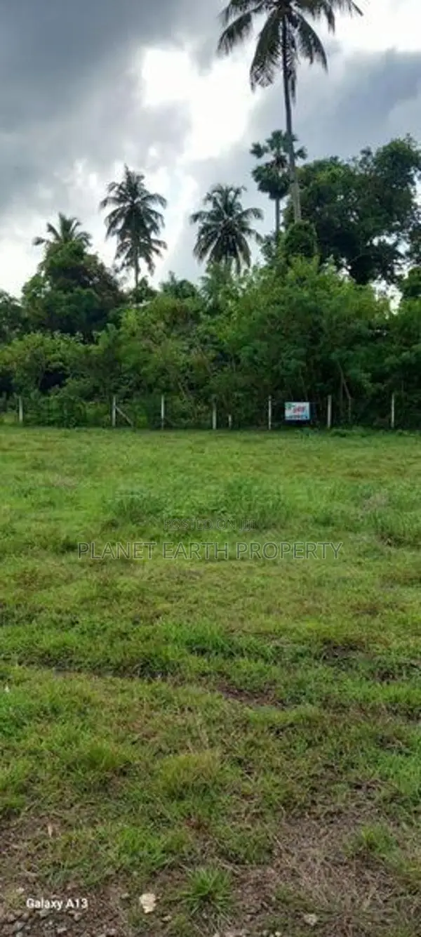 Prime Land close by Dammissara school