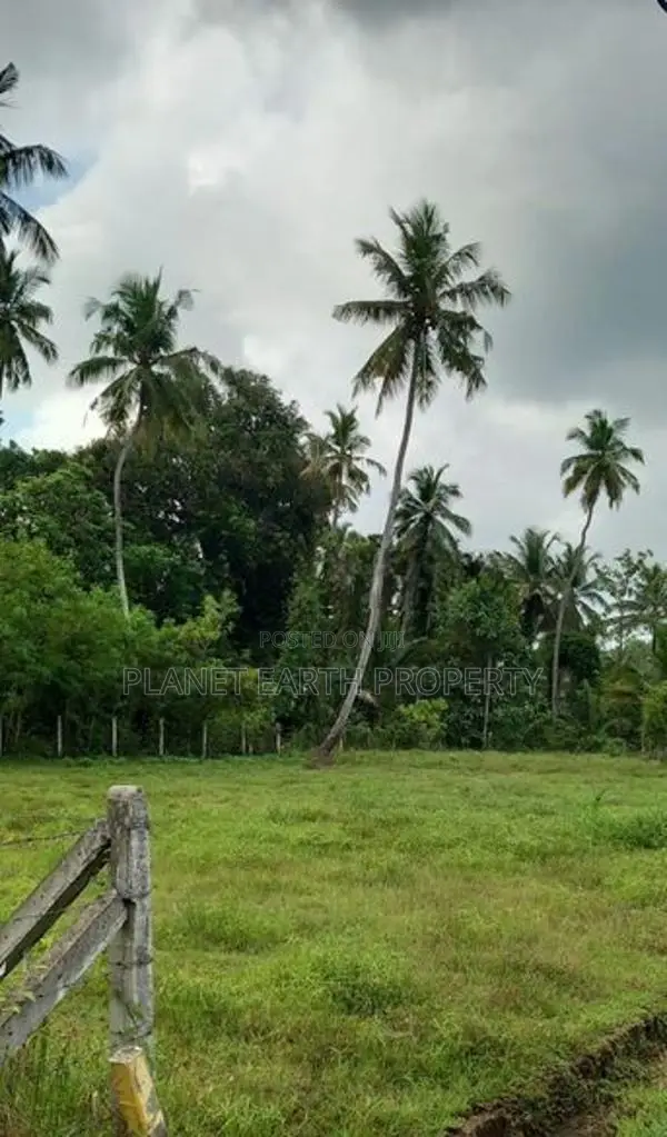 Prime Land close by Dammissara school