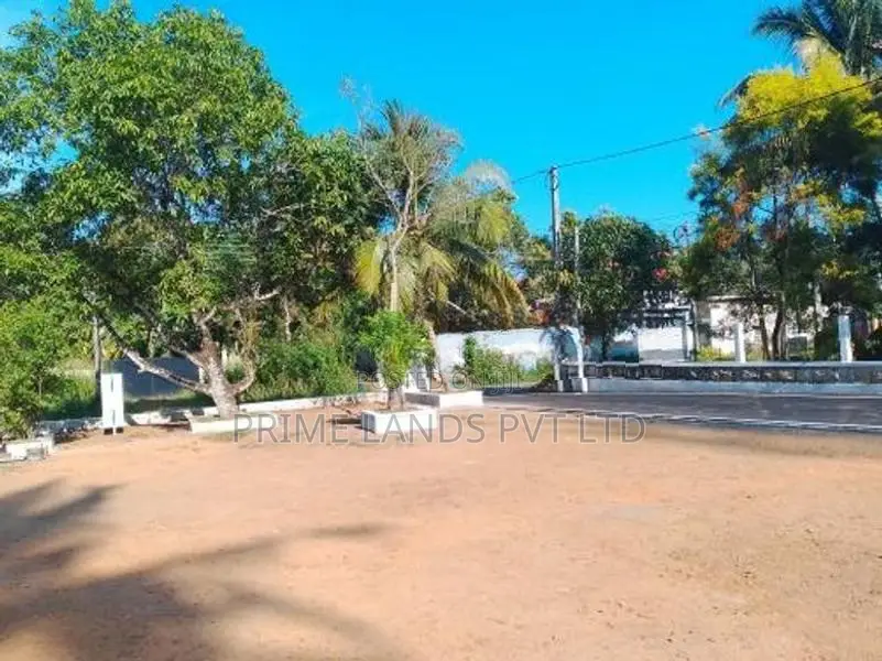 Lands for Sale Facing Baddegama Road