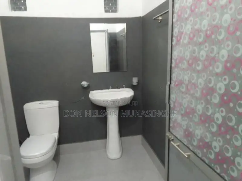 Room for Rent in Ratmalana ( Ladies Only)