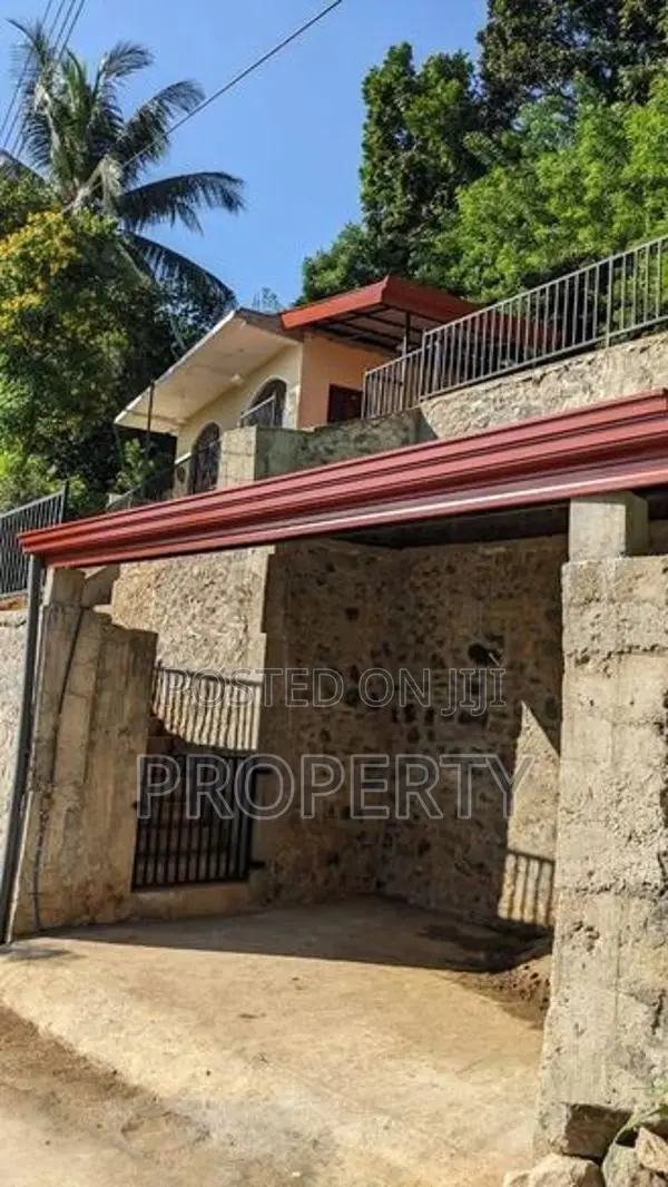 House for Sale in Kandy City Limit - Ampitiya
