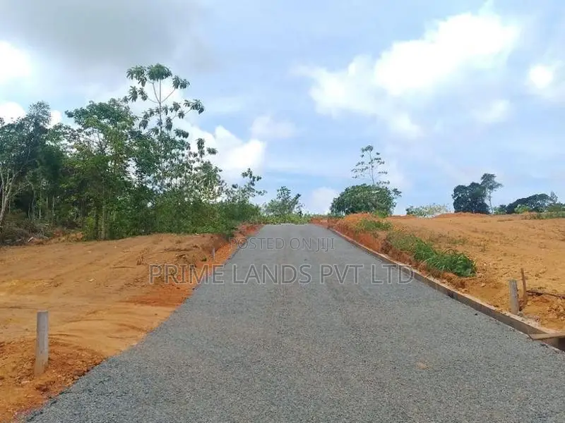 Land in Aluthwala