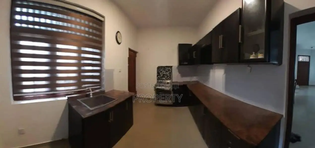 4 Br Separate House for Rent in Battaramulla