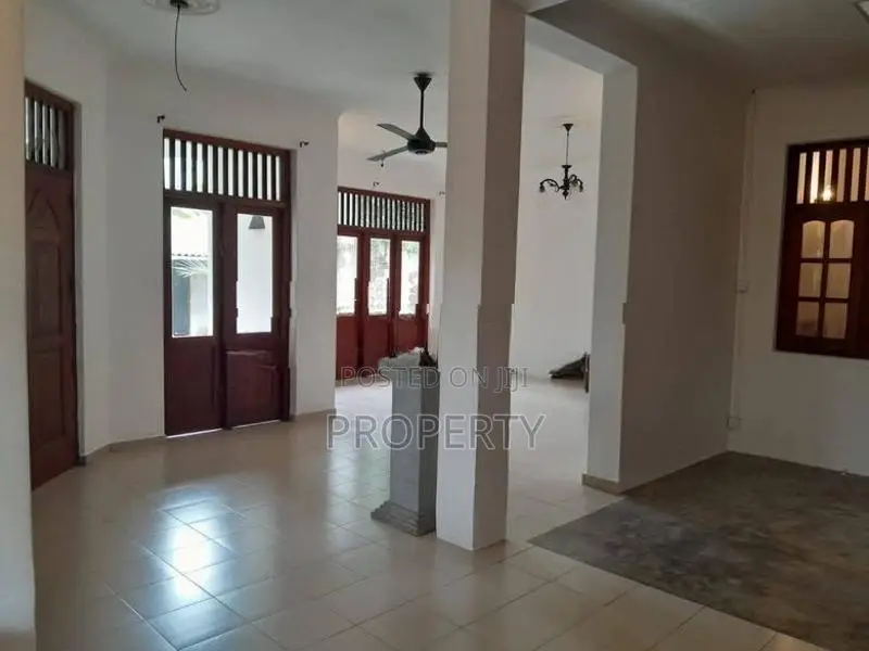 4 Br Separate House for Rent in Battaramulla