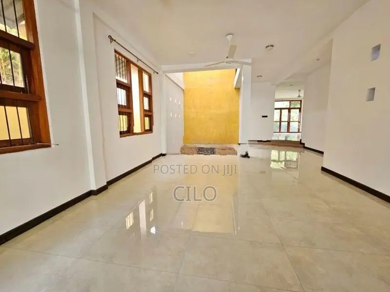 4 Bedrooms Unfurnished House Near Itn Battaramulla for Rent