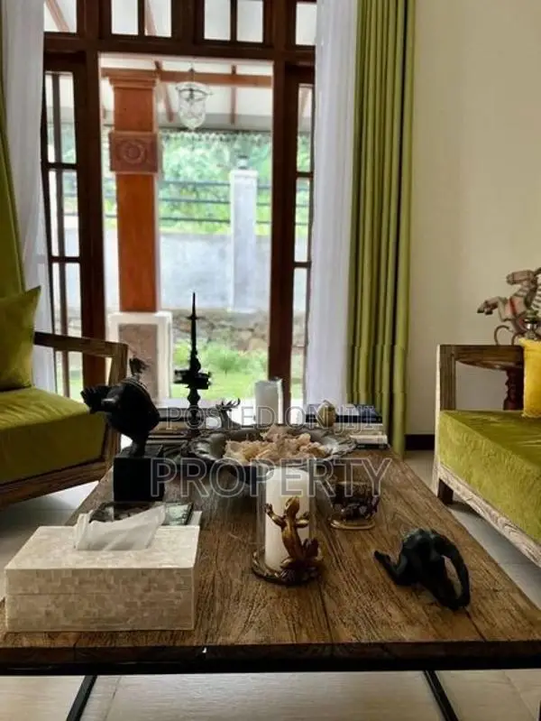 Prime Located 5 Br Luxury House for Sale in Kandy