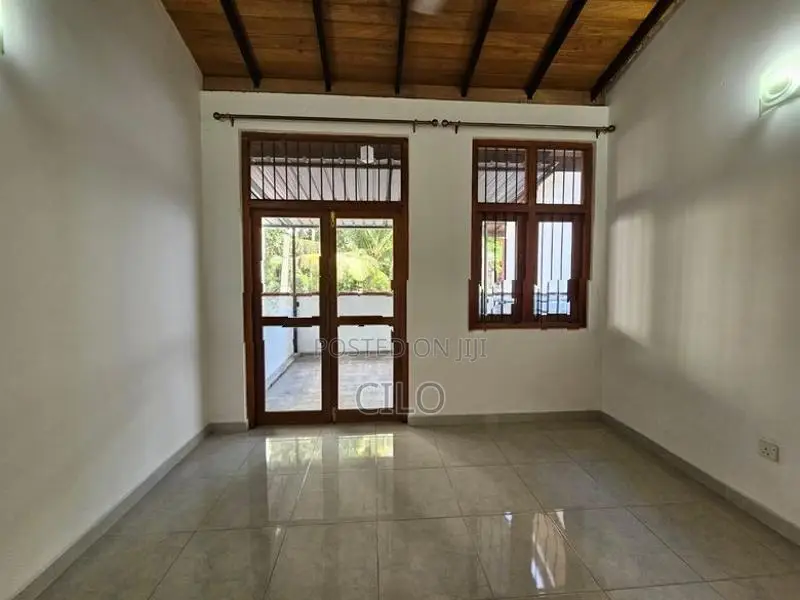 4 Bedrooms Unfurnished House Near Itn Battaramulla for Rent