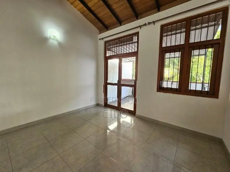 4 Bedrooms Unfurnished House Near Itn Battaramulla for Rent