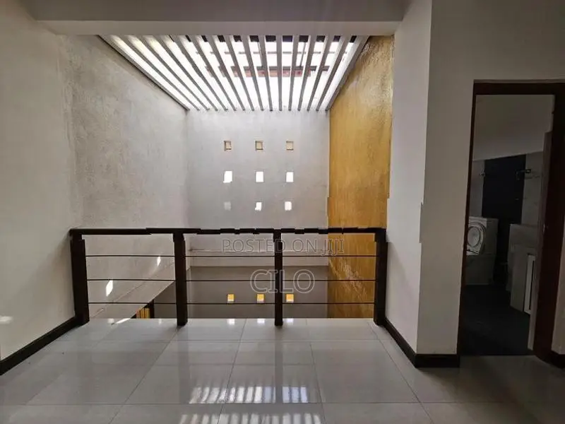 4 Bedrooms Unfurnished House Near Itn Battaramulla for Rent