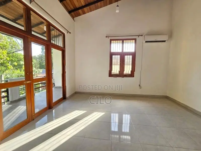 4 Bedrooms Unfurnished House Near Itn Battaramulla for Rent