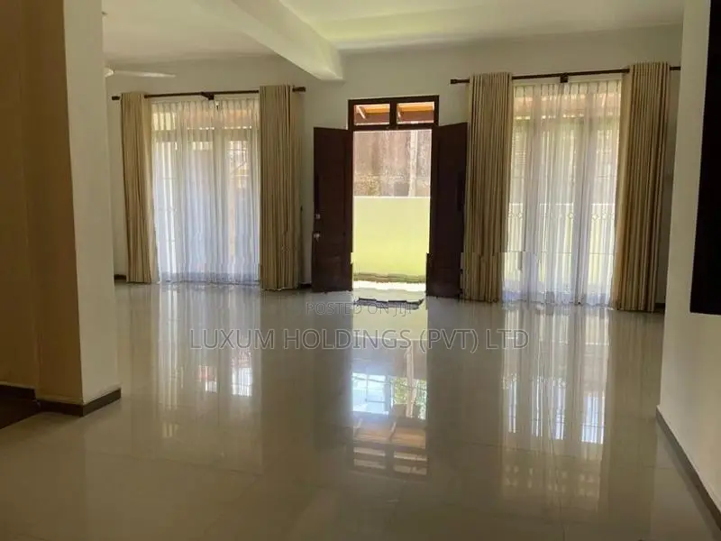 Office For Rent Off Nugegoda Road Pita Kotte [ 2051C ]