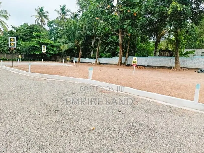 Plots for Sale in Near Panadura Hirana Road