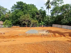 කරාපිටිය රෝහල අතේ දුරින් හොඳම තැන