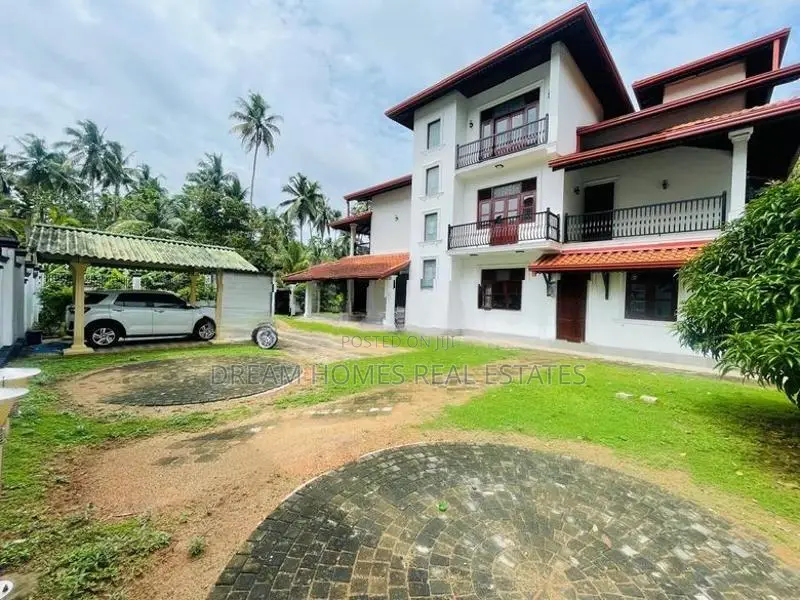 Spacious Three-Storey House for Sale – Meegahawatta, Delgoda