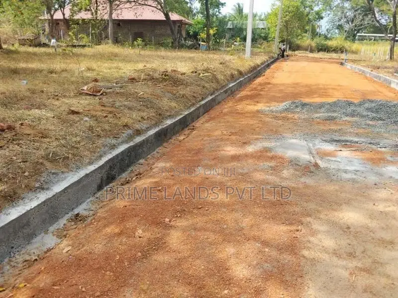 මරදන්කඩවල නගරයෙන් සින්නක්කර බිම්කොටසක්