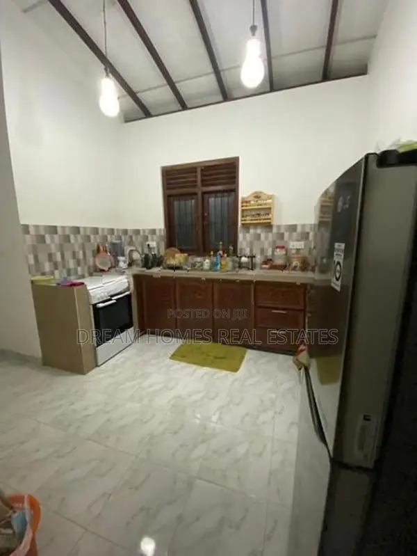 3-Storey Family Home with Rooftop Terrace in Kadawatha