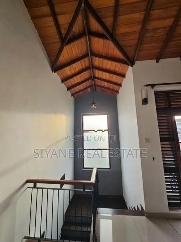 Modern 2-Story House for Sale – Thalawathugoda