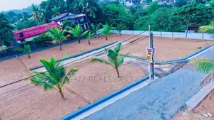 Land for Sale In Athurugiriya