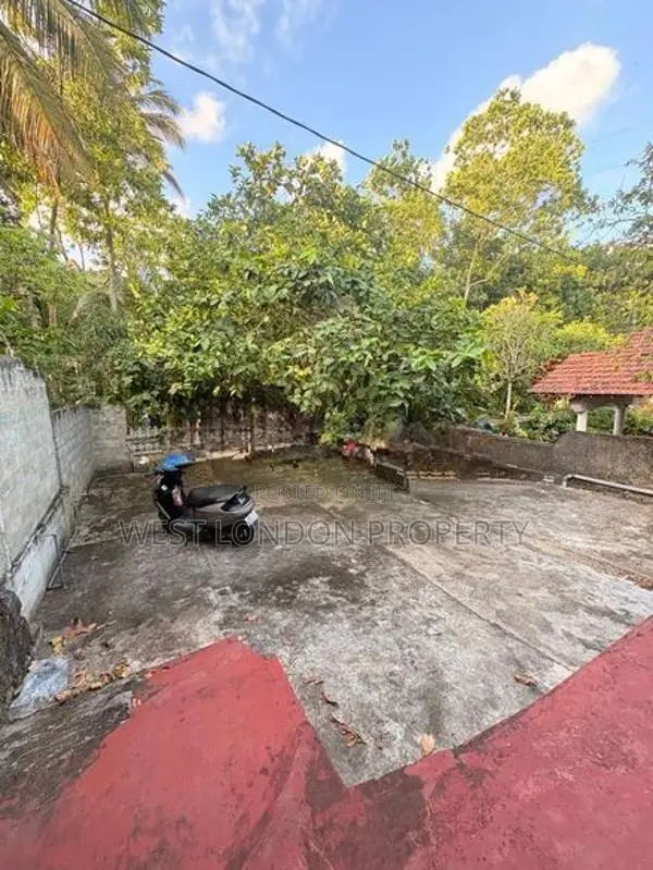 Single-Storey House for Sale in Galle